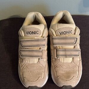 Vionic women’s Beige Velcro Sneakers
